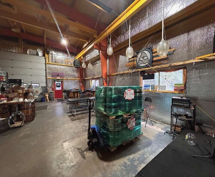 More Photos Of 93 Ecorse Rd, Ypsilanti Service For Lease