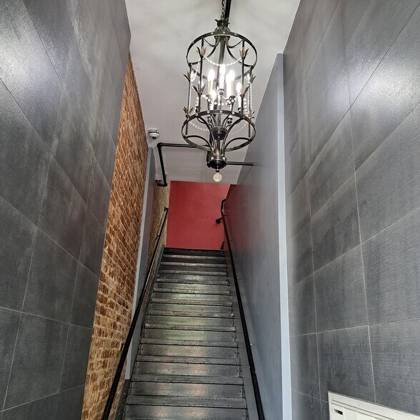 More Photos Of 101-105 Water St, Staten Island Storefront Retail Residential For Lease