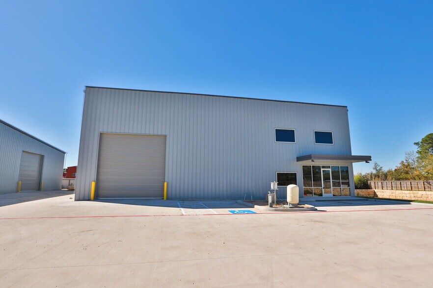 More Photos Of 6702 Theall Rd, Houston Industrial For Sale