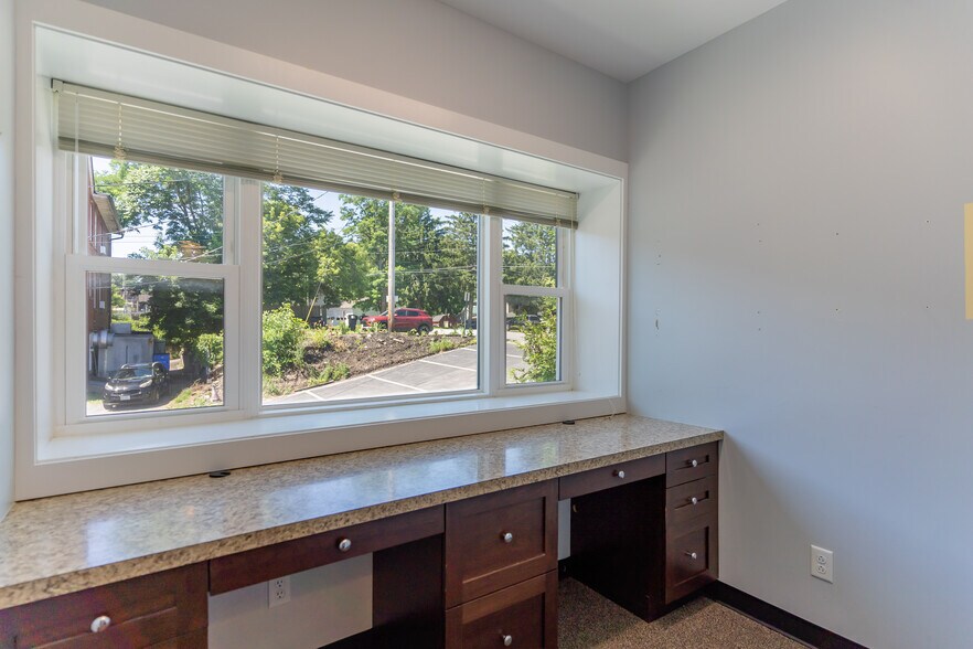 More Photos Of 24 Mill St, Naples Office For Lease