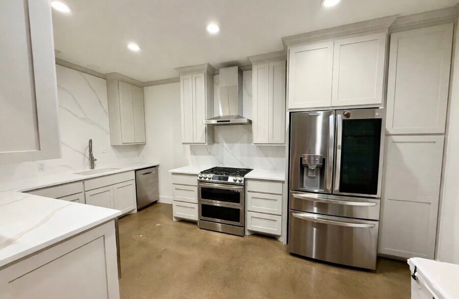 More Photos Of 1211 VZ County 4418 Rd, Canton Specialty For Sale