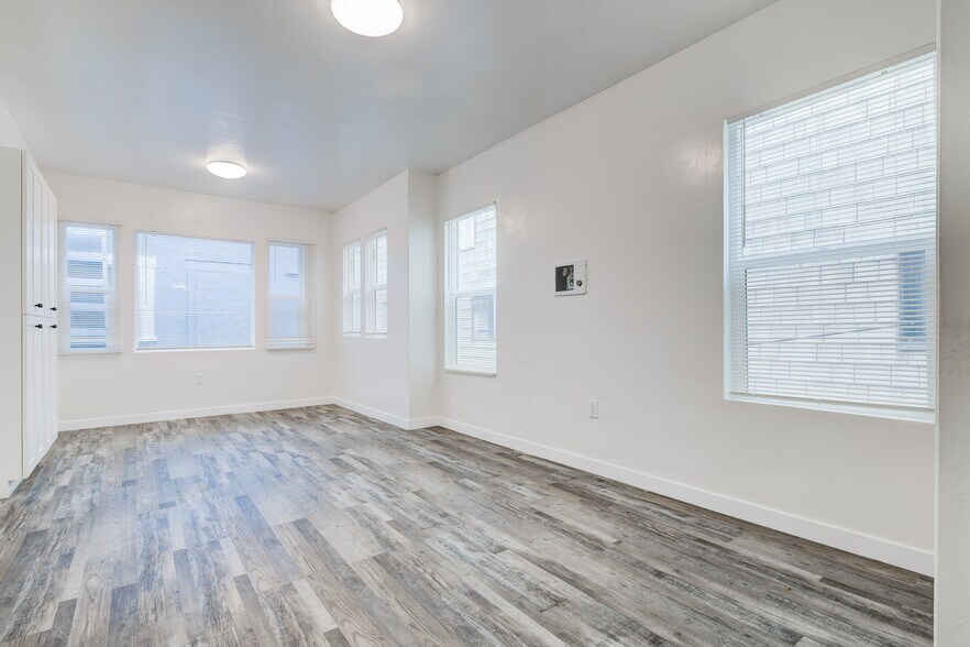 More Photos Of 12 1/2 25th Pl, Venice Apartments For Sale