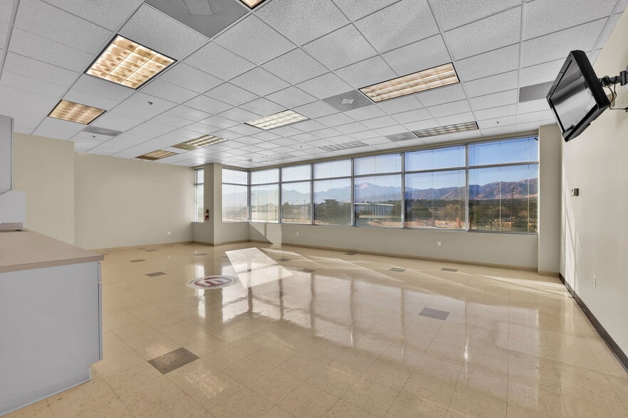 More Photos Of 7350 Campus Dr, Colorado Springs Office For Sale