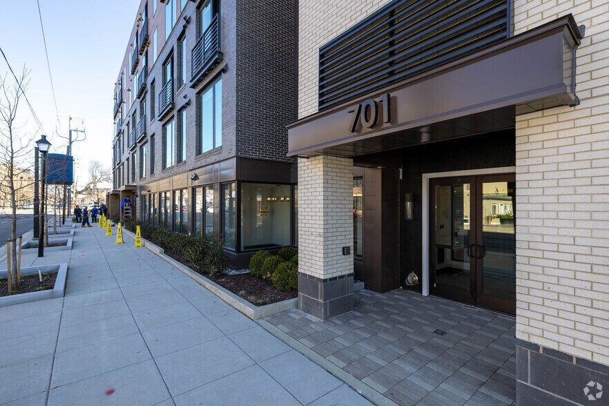 More Photos Of 701 N Henry St, Alexandria Apartments For Sale