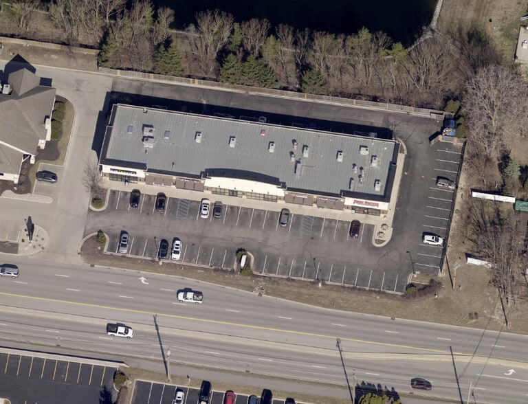 More Photos Of 1125 E DuPont Rd, Fort Wayne Storefront For Sale