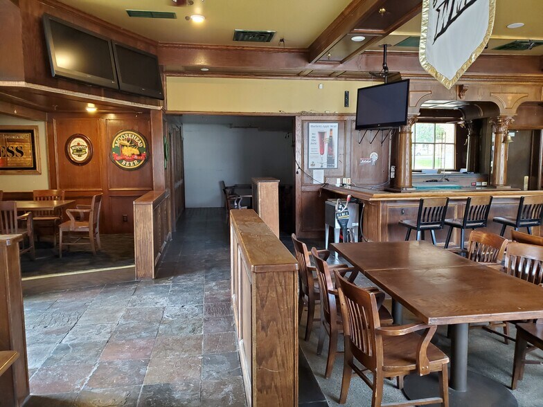 More Photos Of 4210 Stadium Dr, Kalamazoo Freestanding For Lease