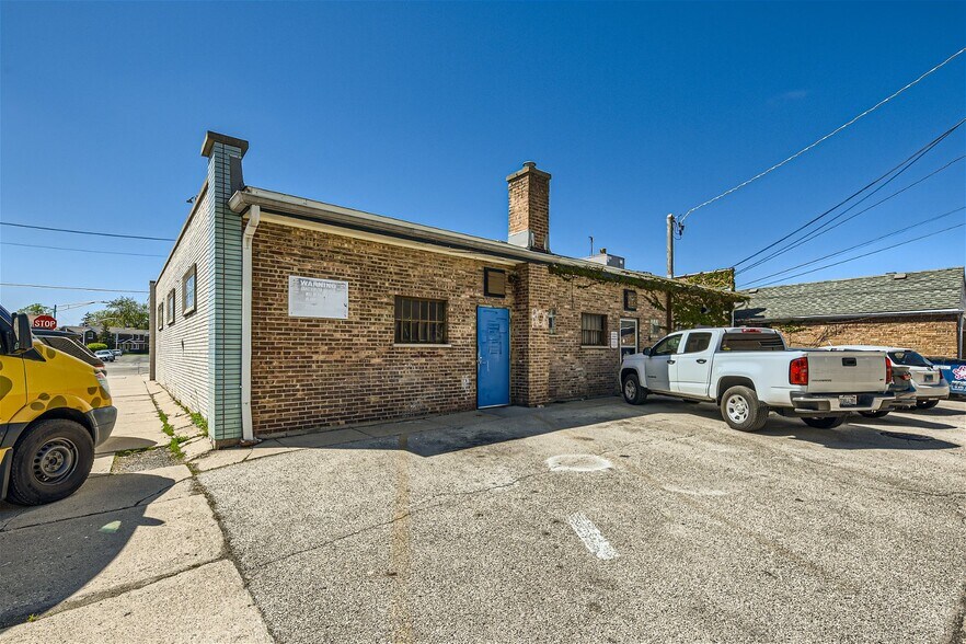 More Photos Of 5301 N Harlem Ave, Chicago Freestanding For Sale