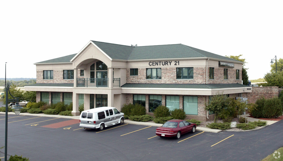 Primary Photo Of 520 Hartwig Blvd, Johnson Creek Medical For Lease