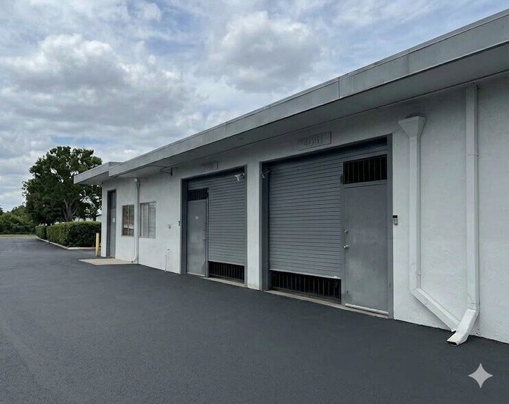 More Photos Of 13200-13228 S Western Ave, Gardena Warehouse For Lease