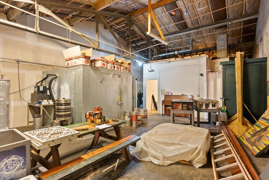 More Photos Of 1133 Indiana Ave, Sheboygan Storefront Retail Office For Lease