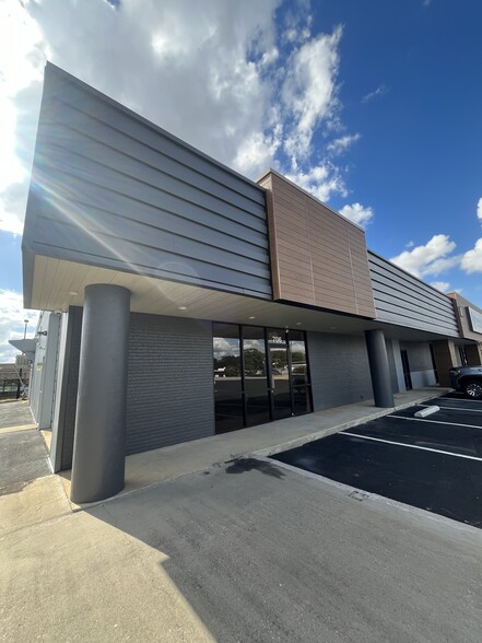 Primary Photo Of 706 Congaree Rd, Greenville Storefront Retail Office For Lease