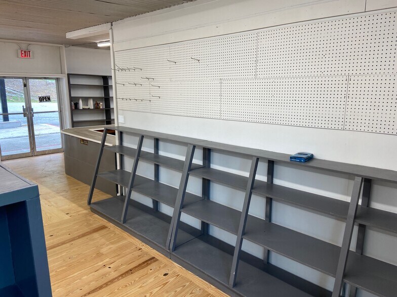 More Photos Of 3971 Wolf Pen Gap Rd, Suches Convenience Store For Lease