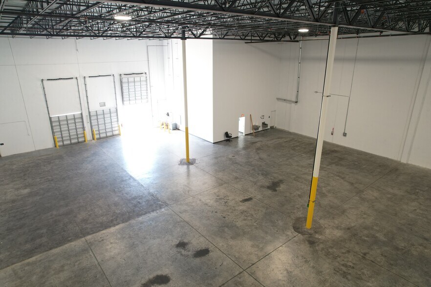 More Photos Of 3042 NW 73rd St, Miami Distribution For Lease