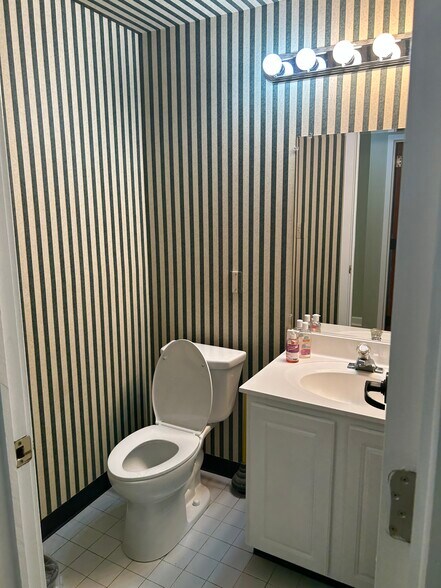 More Photos Of 83 Chestnut Rd, Paoli Office For Lease