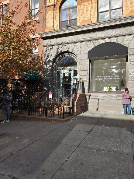 More Photos Of 435 9th St, Brooklyn Office For Lease