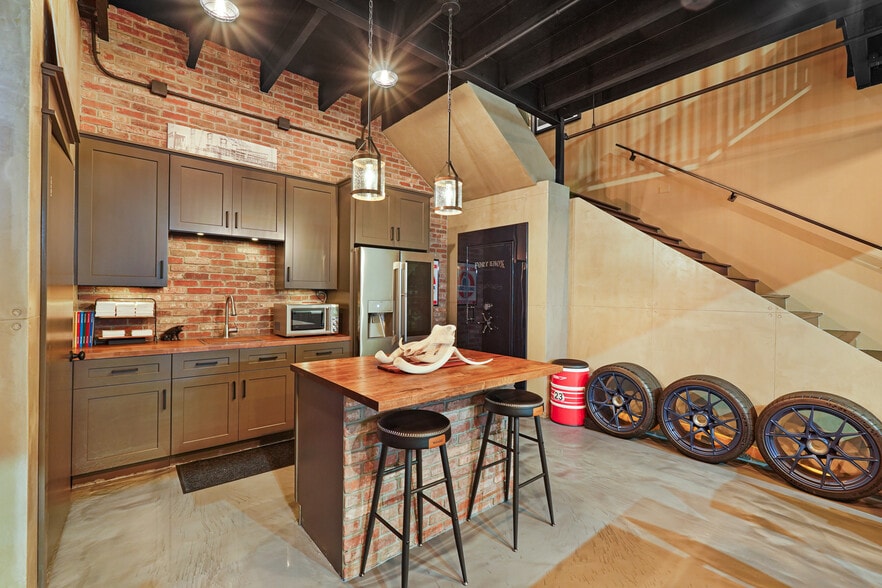 More Photos Of 1435 FM 1463 Rd, Katy Showroom For Sale