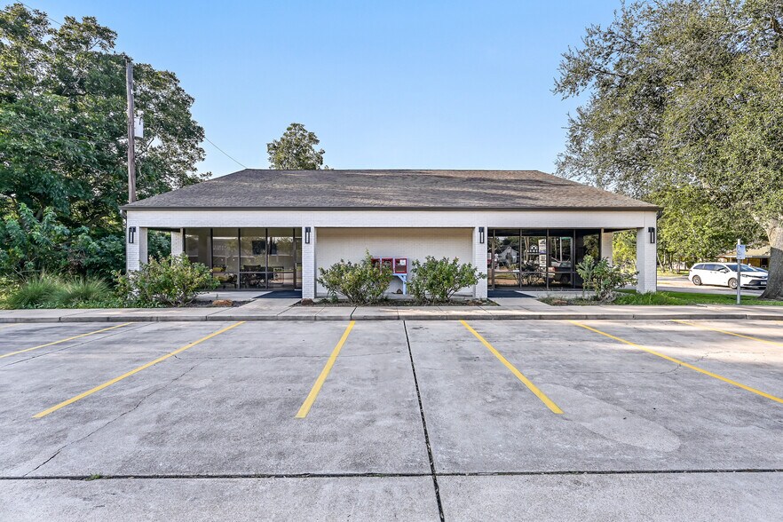 Primary Photo Of 5001 Broadway St, Pearland Office For Lease