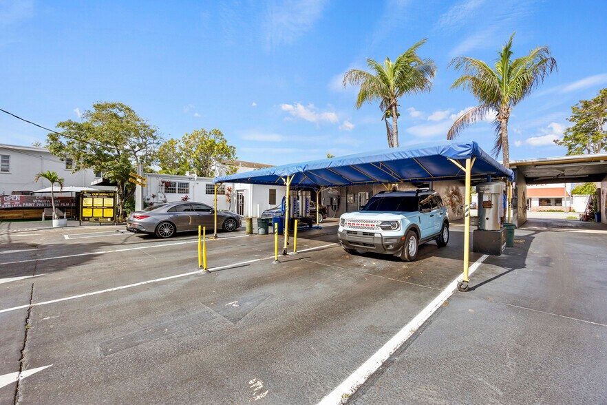 More Photos Of 824 N Dixie Hwy, Lake Worth Carwash For Lease