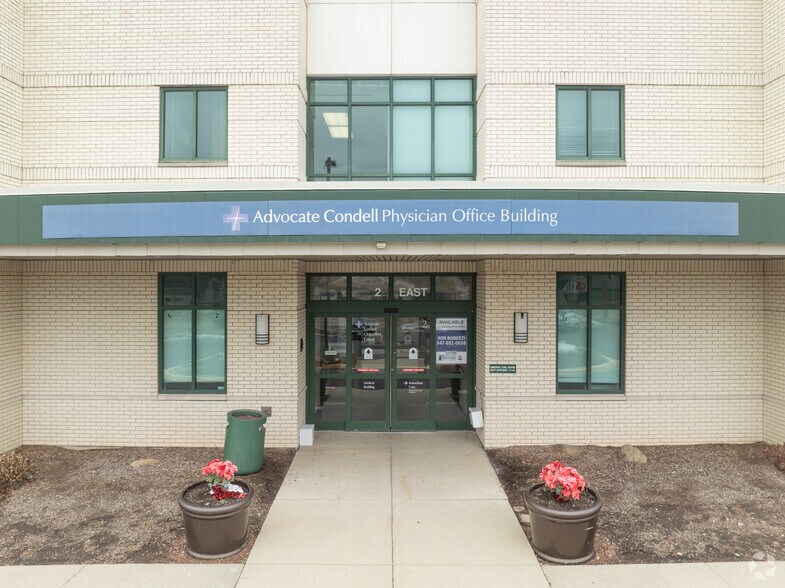 More Photos Of 2 E Rollins Rd, Round Lake Beach Medical For Lease