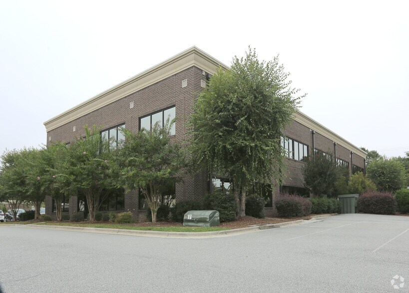 More Photos Of 1400 Eastchester Dr, High Point Office For Sale