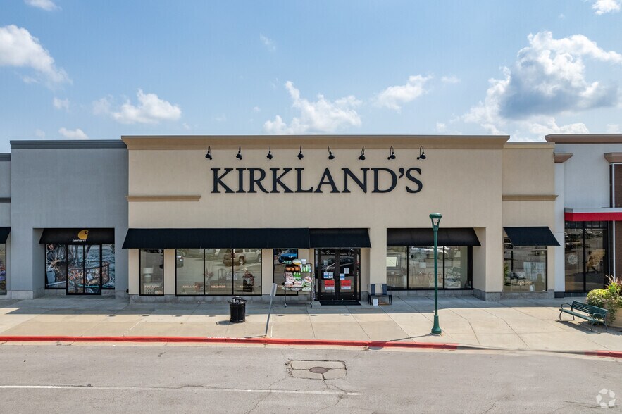 More Photos Of 18813 E 39th St, Independence Unknown For Lease