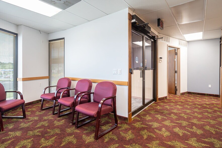 More Photos Of 1080 Caroline Dr, Washington Office For Sale