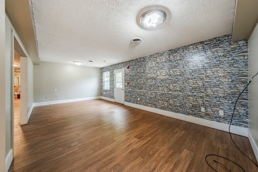 More Photos Of 80 Miller St, Centerburg Congregate Senior Housing For Lease