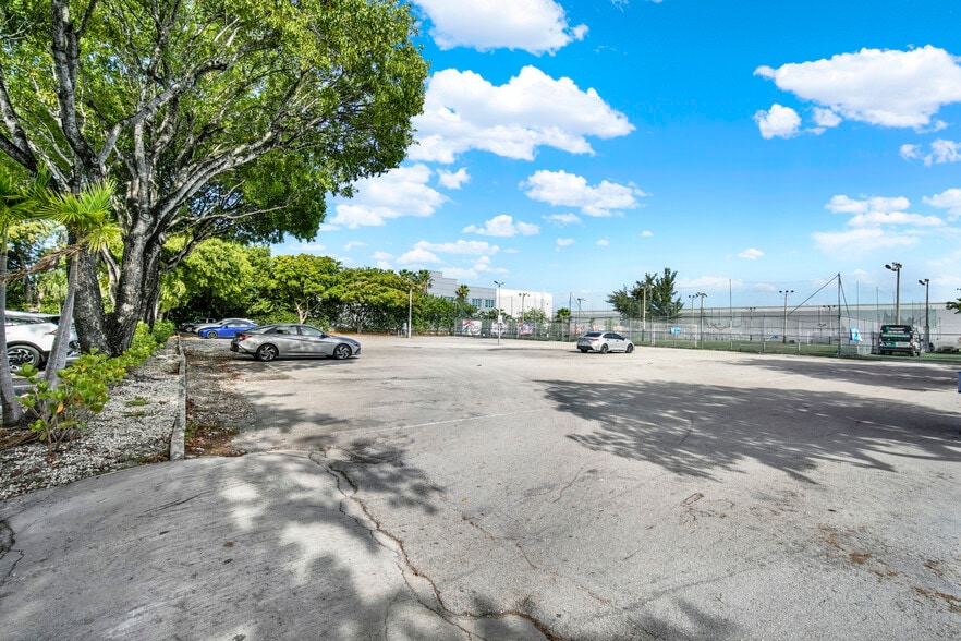 More Photos Of 7910 NW 25th St, Doral Medical For Lease