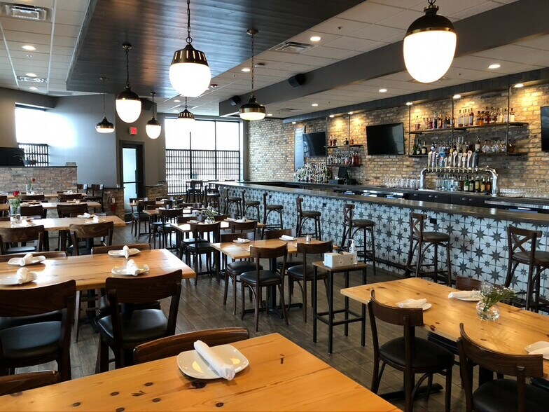 More Photos Of 106 E Lincoln Hwy, Dekalb Restaurant For Lease