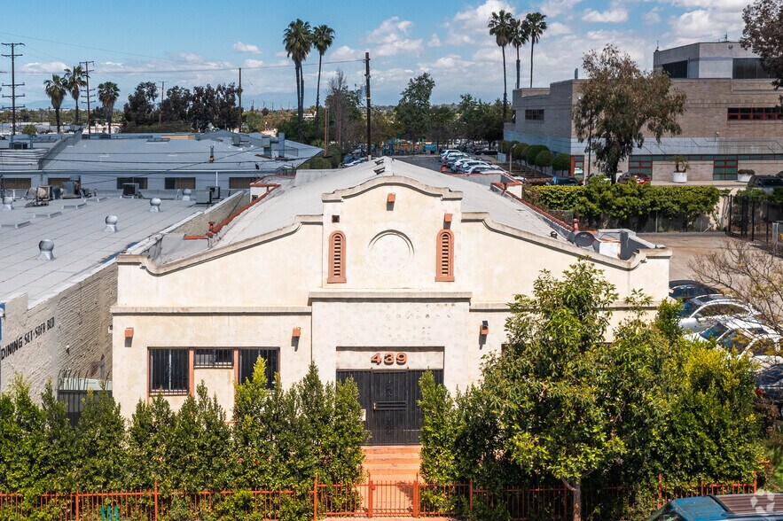 More Photos Of 439 W Anaheim St, Long Beach Freestanding For Sale