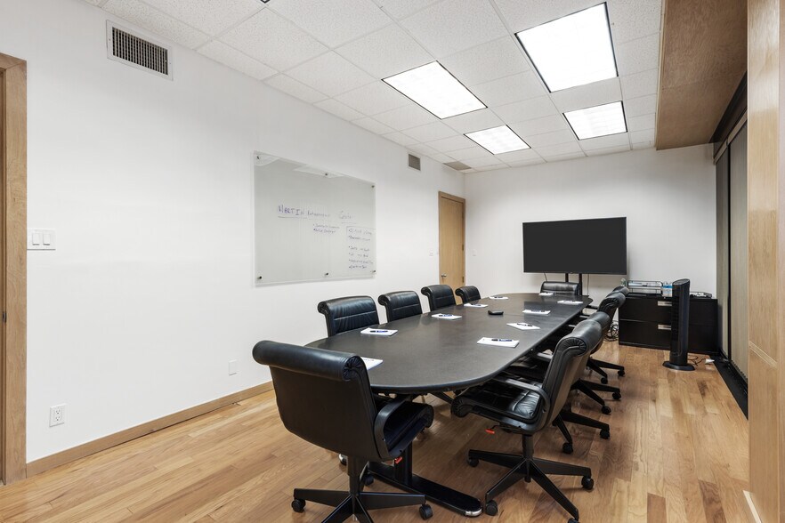 More Photos Of 1200 West Fwy, Fort Worth Office For Lease