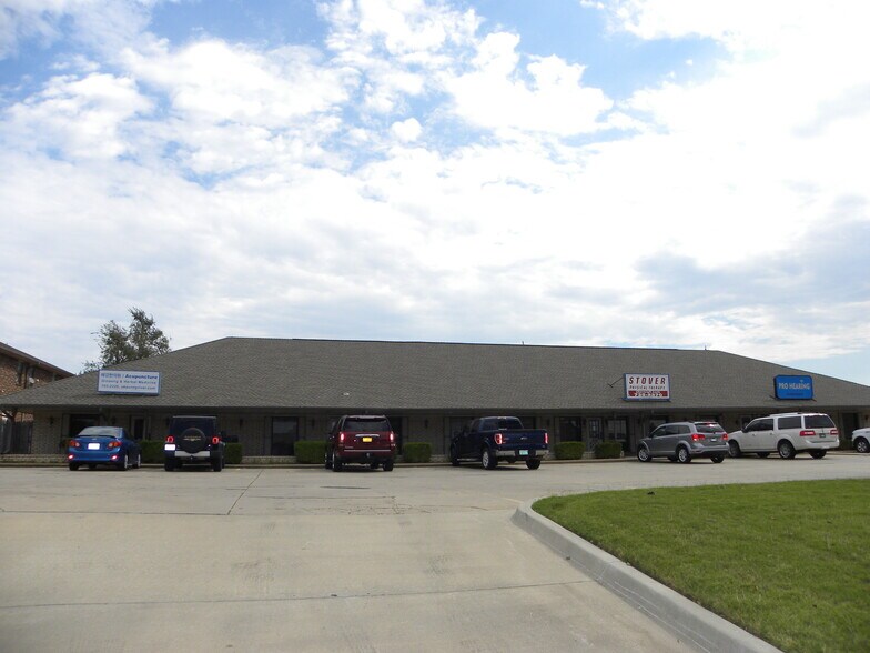 More Photos Of 10400 S Pennsylvania Ave, Oklahoma City Office For Sale