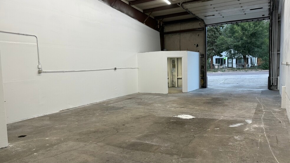 More Photos Of 2511 Gunnison St, Colorado Springs Warehouse For Lease