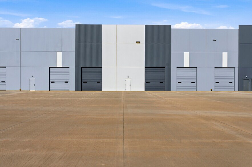 More Photos Of 6459 S Sossaman Rd, Mesa Warehouse For Lease