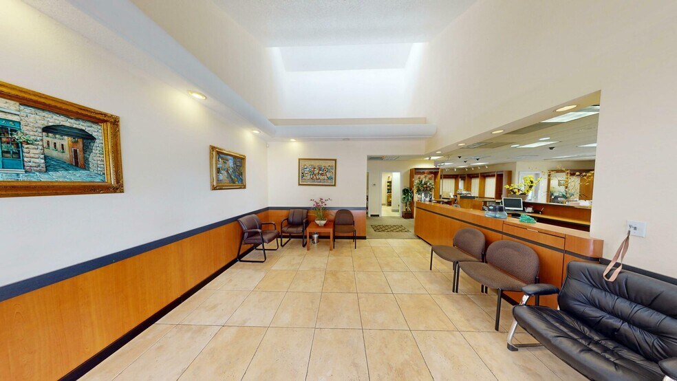 More Photos Of 818 E Colonial Dr, Orlando Medical For Sale