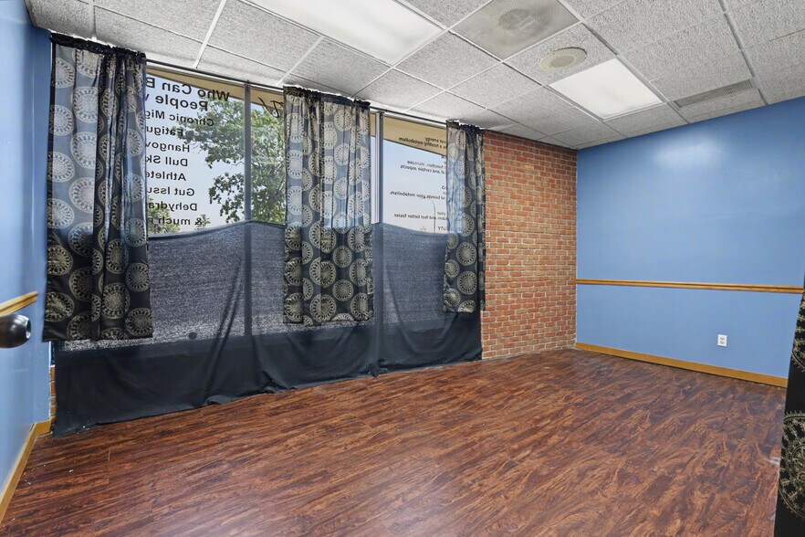 More Photos Of 22976 Outer Dr, Dearborn Flex For Lease