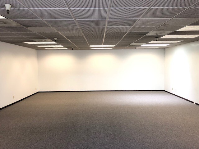 More Photos Of 5911-5919 3rd St, San Francisco Warehouse For Lease
