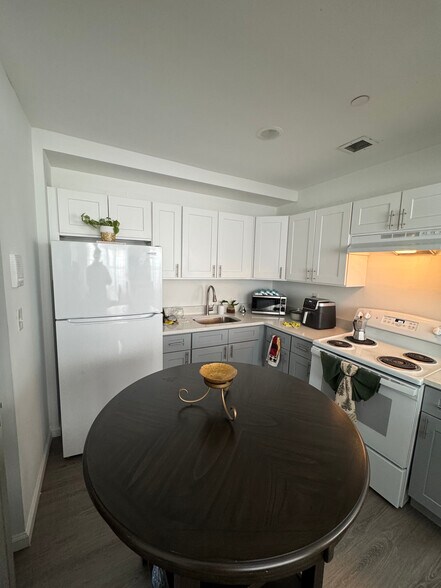 More Photos Of 3573 Laconia Ave, Bronx Apartments For Sale