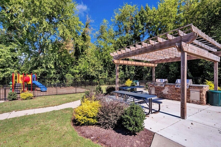 More Photos Of 11112 Mintwood Pl, Newport News Apartments For Sale