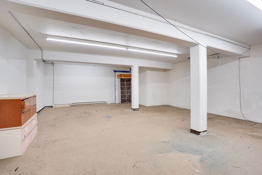 More Photos Of 195-209 Cottage Grove Rd, Madison Storefront For Lease