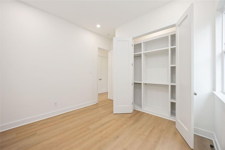 More Photos Of 422 E 41st St, Houston Multifamily For Sale