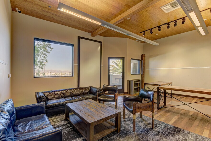 More Photos Of 6625 Badura Ave, Las Vegas Flex For Sale