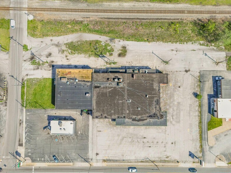 More Photos Of 3232 Central Ave, Lake Station Supermarket For Lease