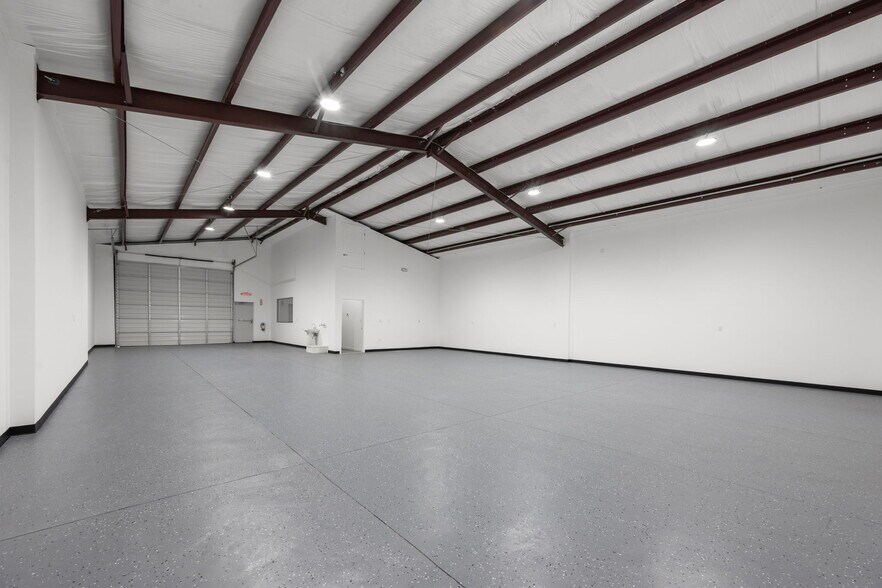 More Photos Of 4103C Dawn St, Houston Industrial For Lease