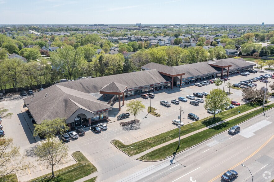 More Photos Of 5902-5970 Ashworth Rd, West Des Moines General Retail For Lease