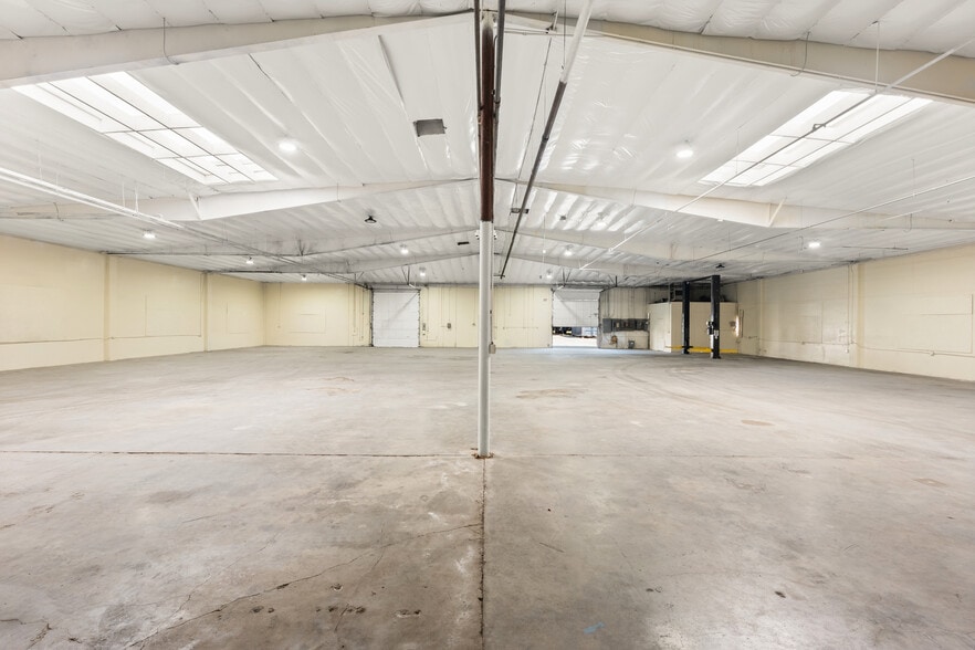 More Photos Of 3265 E 59th St, Long Beach Warehouse For Sale