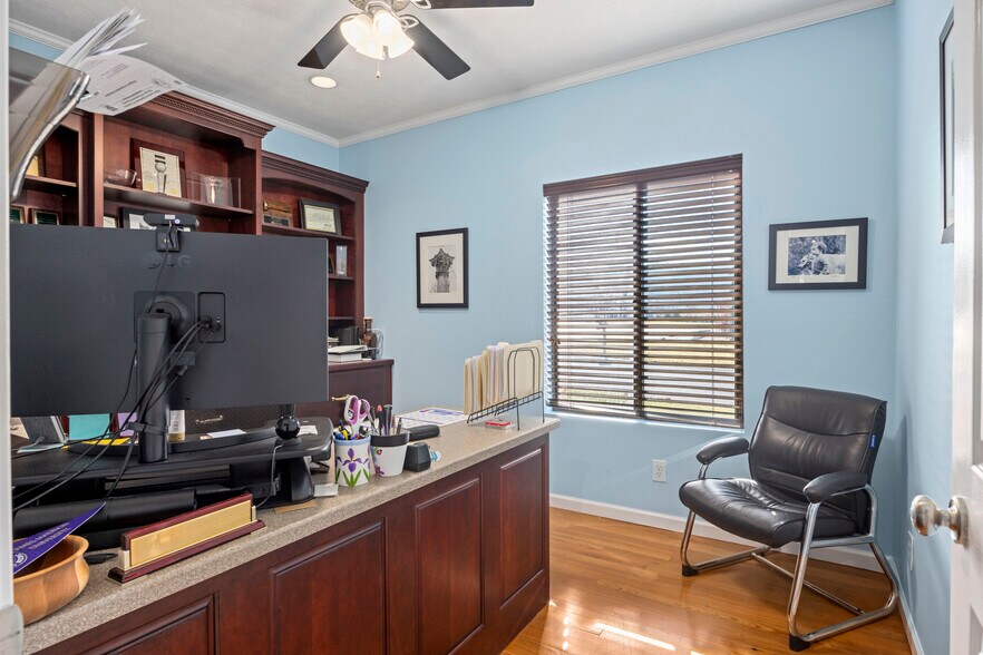 More Photos Of 1930 Deyerle Ave, Harrisonburg Freestanding For Sale