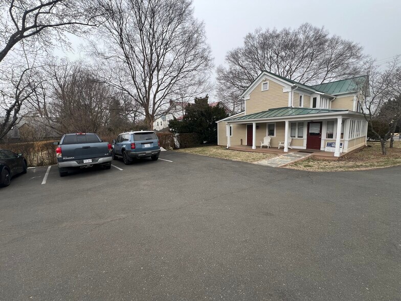 More Photos Of 6491 Main St, The Plains Medical For Lease