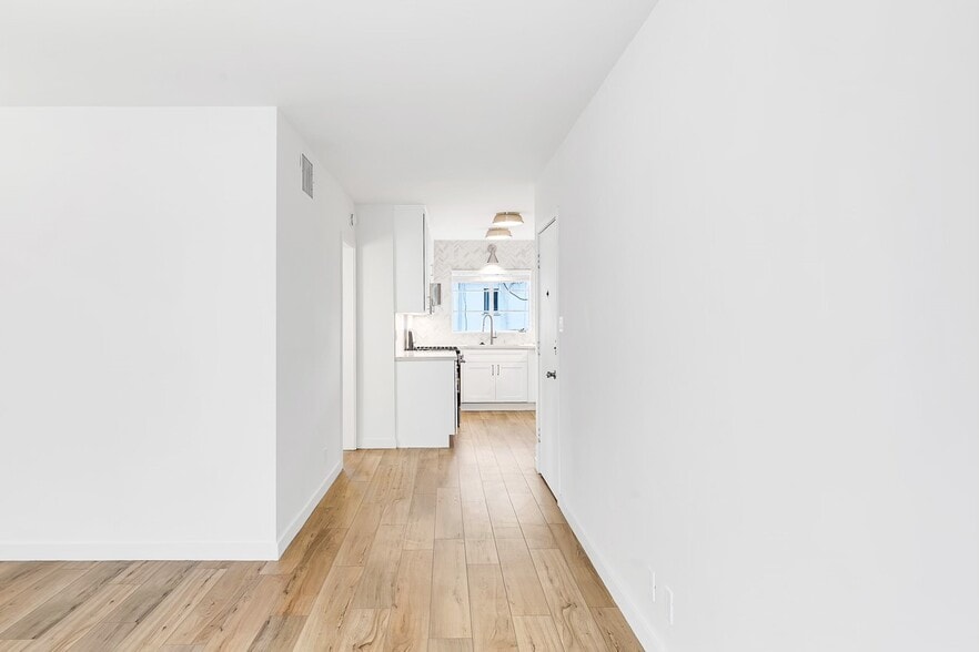 More Photos Of 419 S Rexford Dr, Beverly Hills Apartments For Sale