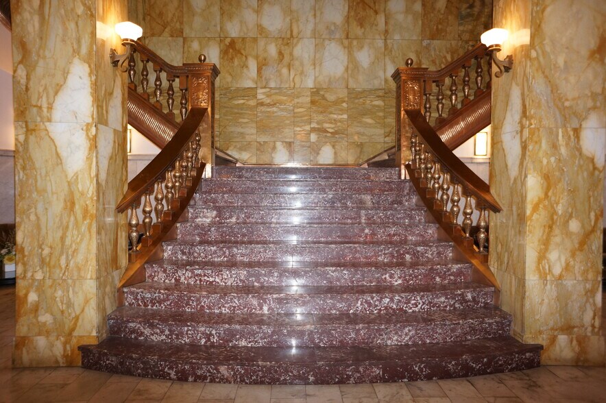 More Photos Of 730 17th St, Denver Office For Sale